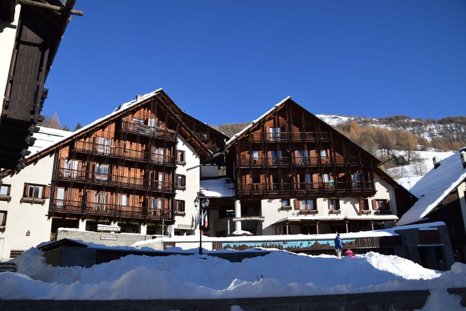 Residence grange hike & ski