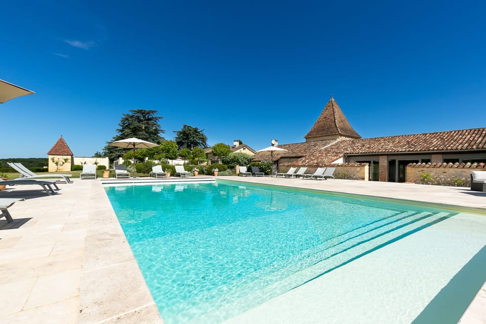 Close to the guest pool