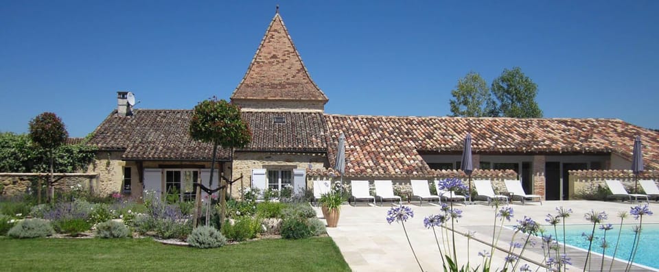 La Balie La Pigeonnier pool side