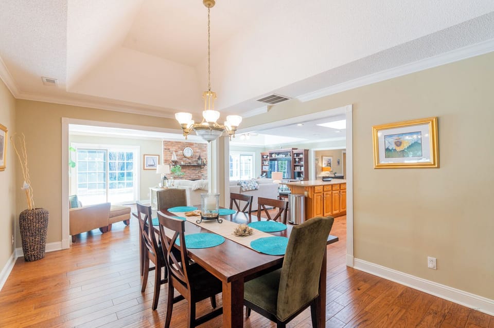 Dining Area for 6
