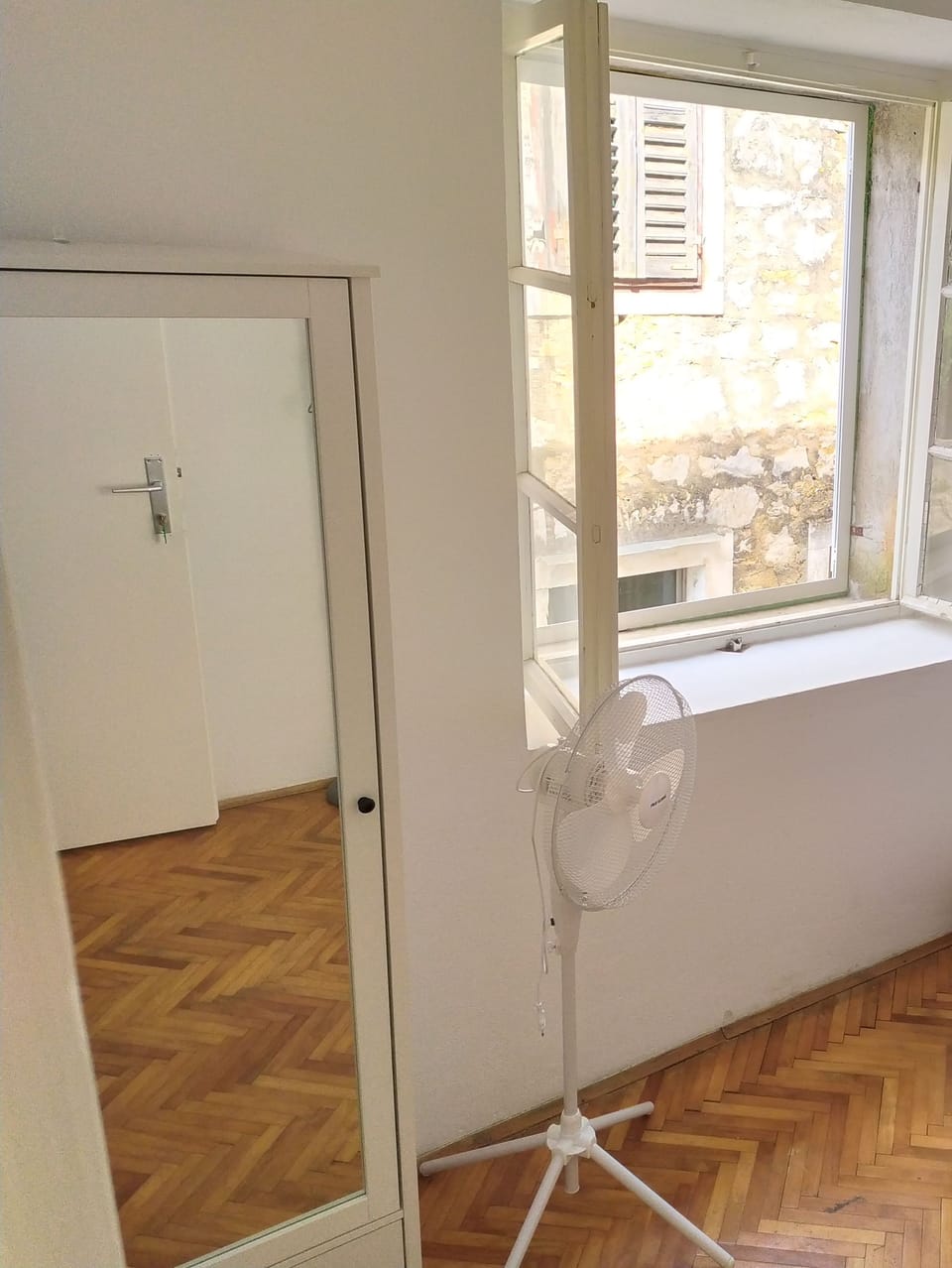 Room3 first floor no terrace access