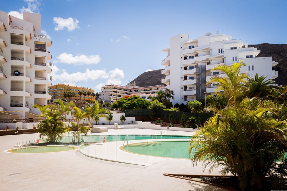 Have fun with your family in the resort swimming pool.