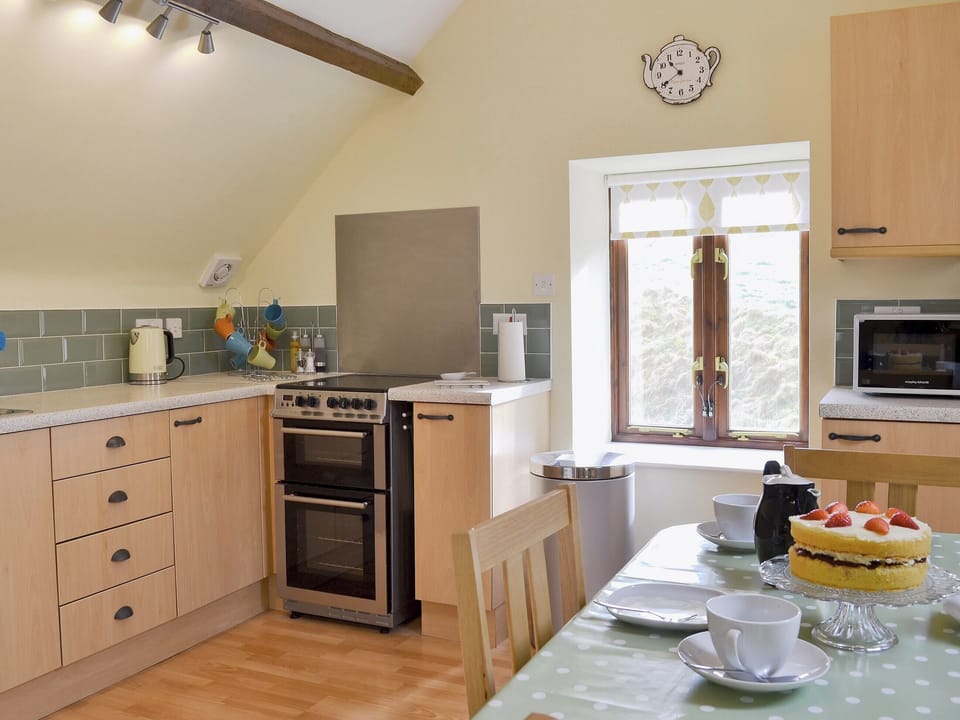 Delightful kitchen/ dining area | Pippins, Penybont
