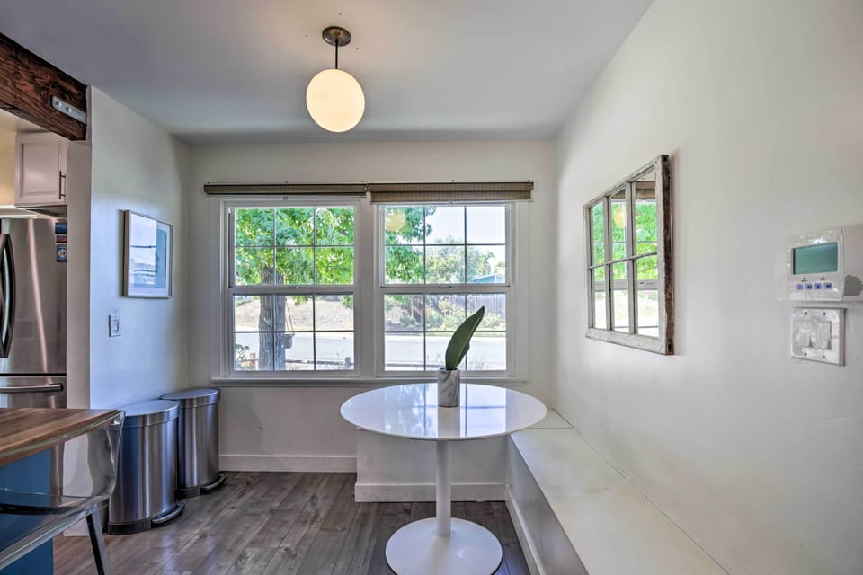 Dining Area | Dishware/Flatware