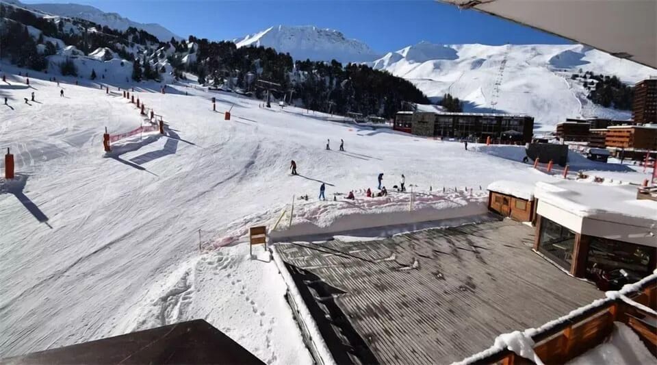 Snow and ski sports