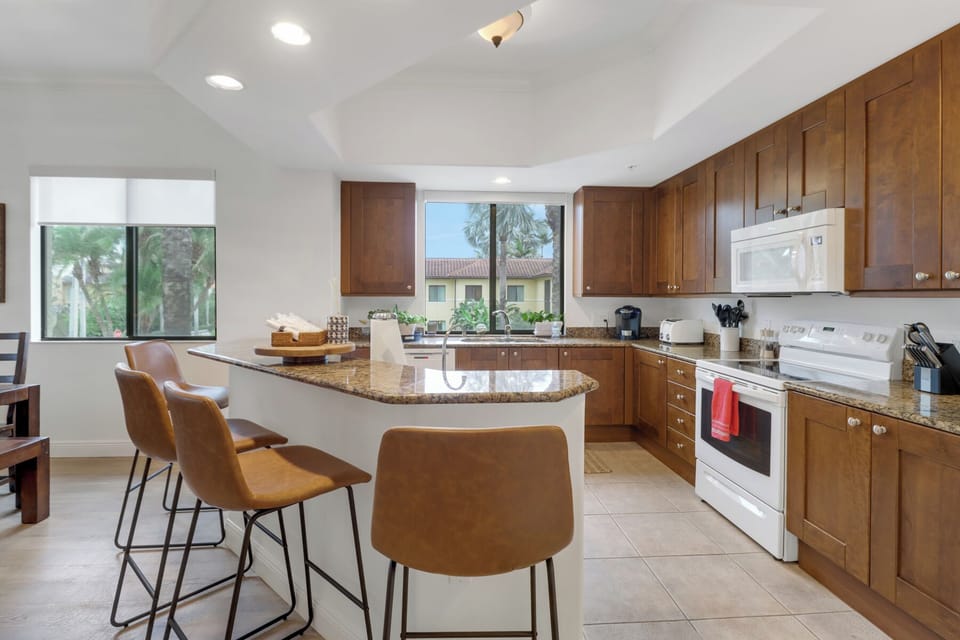 Kitchen and bar