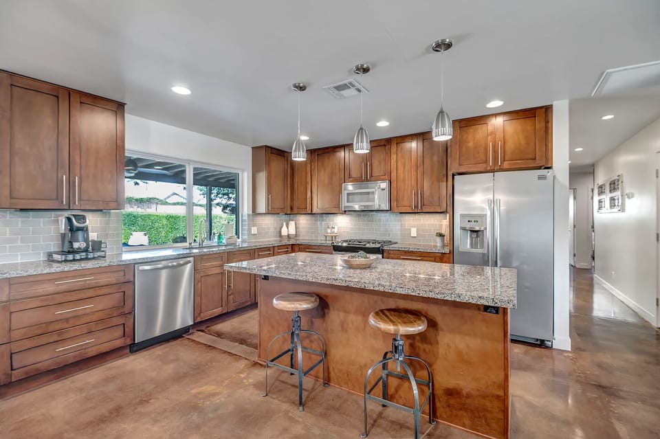 Fully Equipped Kitchen with Stainless Steel Appliances