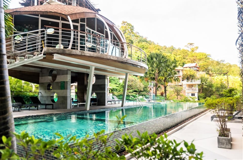 ET504- upper floor studio at Emerald Terrace (9571)
