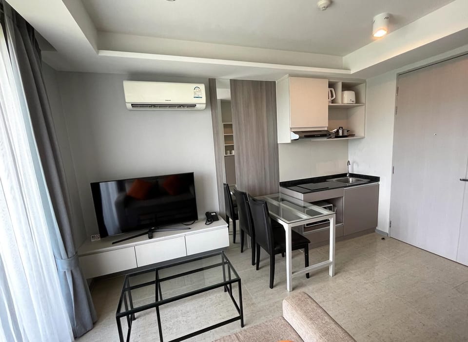 Top floor apartment at 6th Avenue near Surin beach (9744)