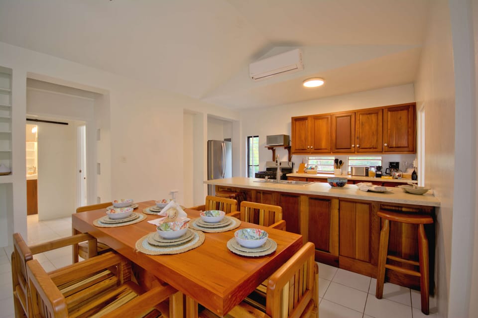 Imagine your own private chef serving you and your family delicious meals daily