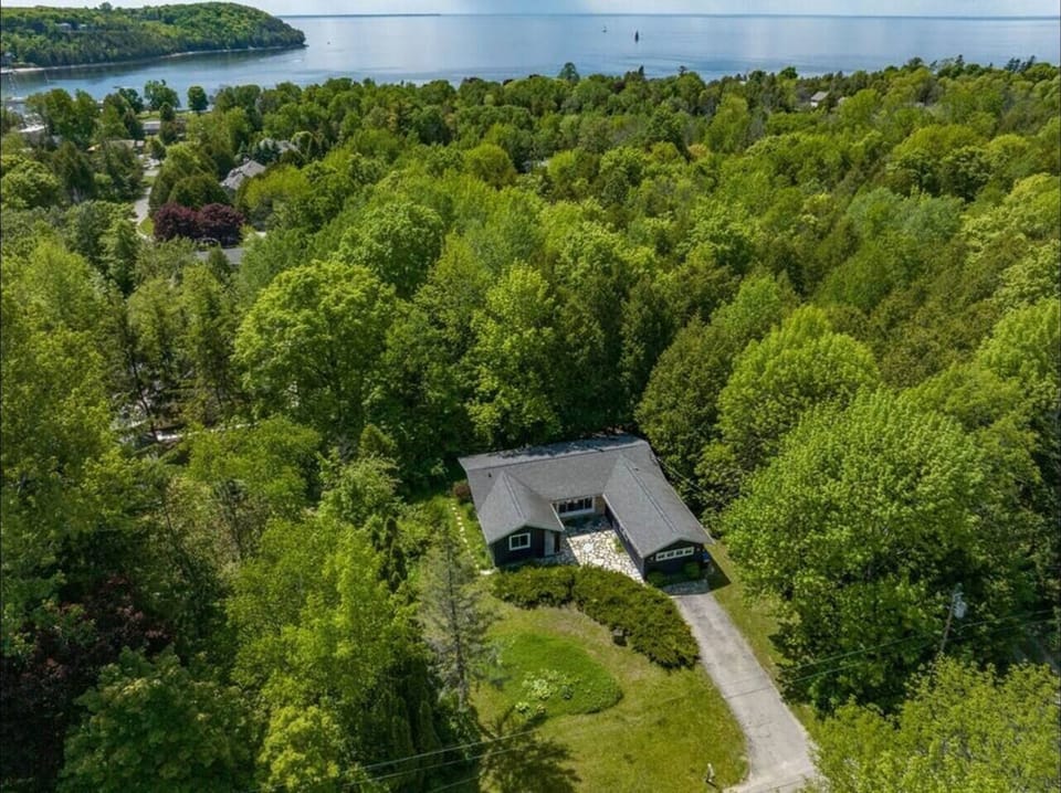 Steps to the Marina and downtown Sister Bay