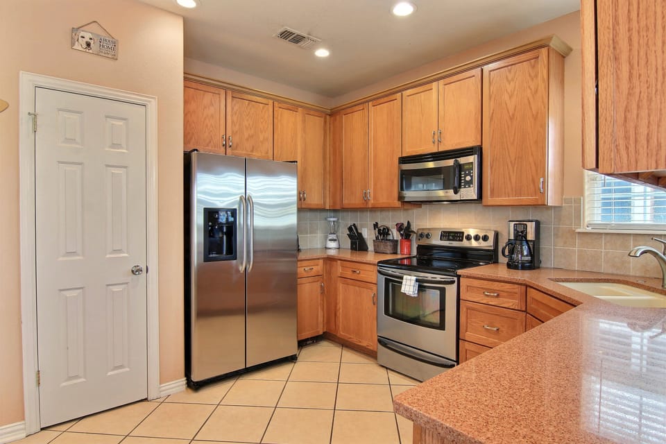 Full Kitchen