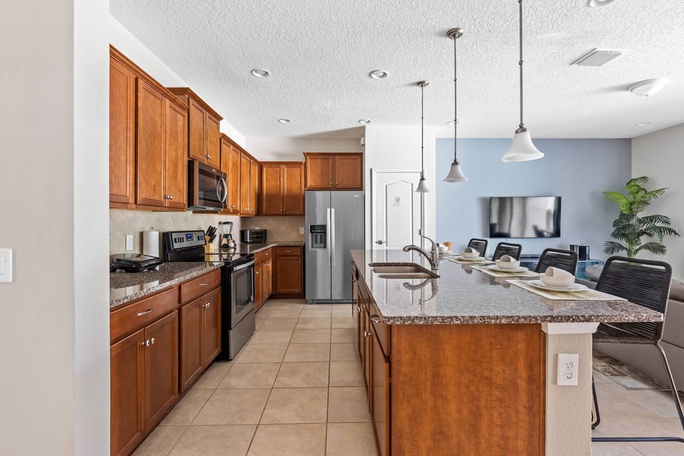 full kitchen