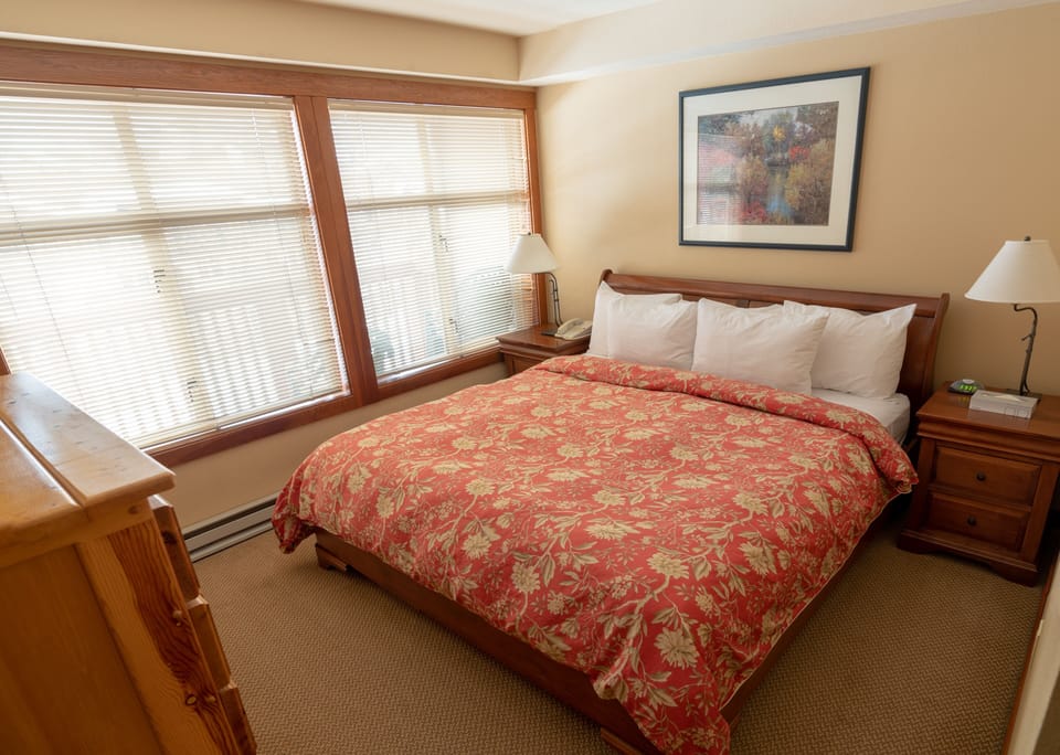 Furniture, Bedroom, Room, Indoors, Home Decor