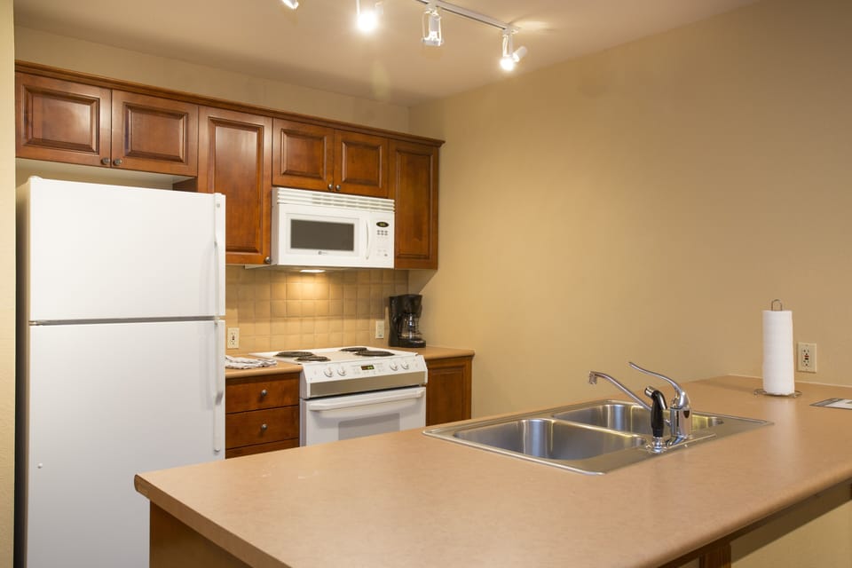 Room, Indoors, Refrigerator, Kitchen, Oven