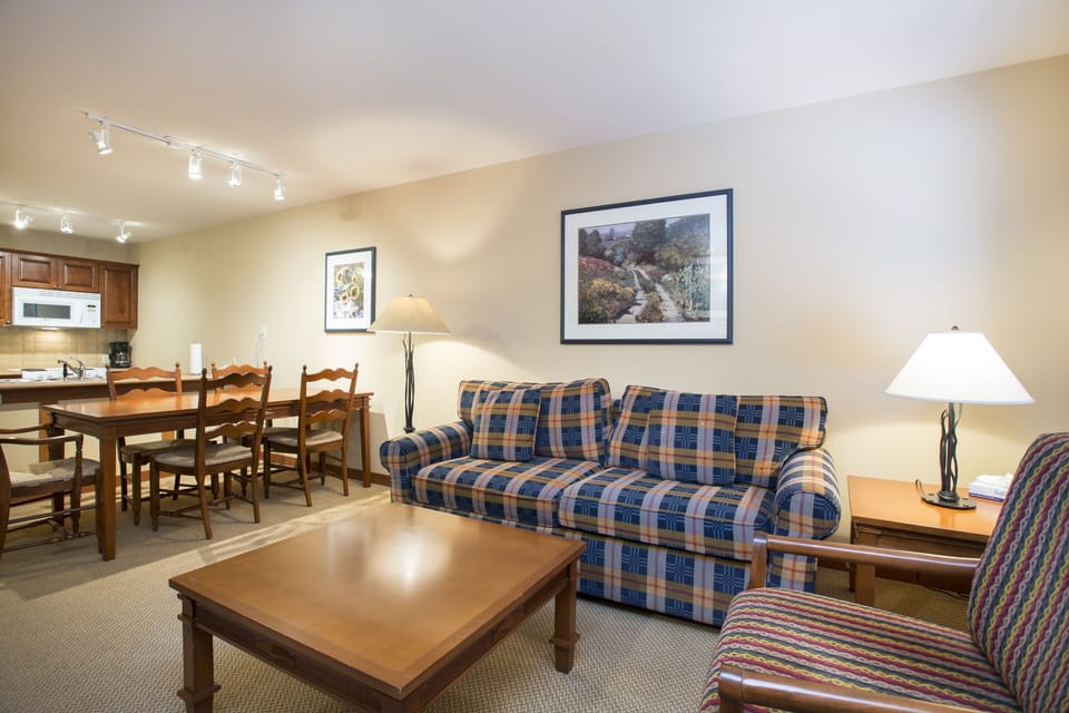 Living Room, Room, Indoors, Flooring, Couch