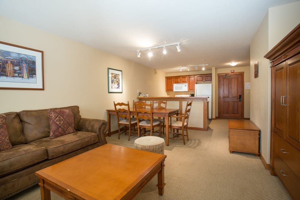 Flooring, Hardwood, Floor, Living Room, Room