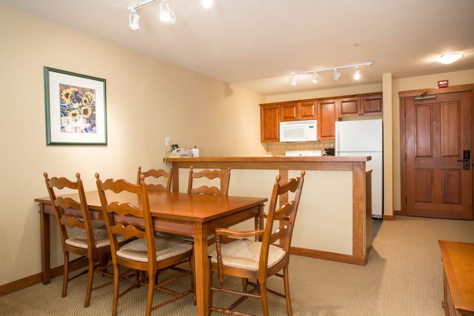 Flooring, Hardwood, Chair, Furniture, Floor