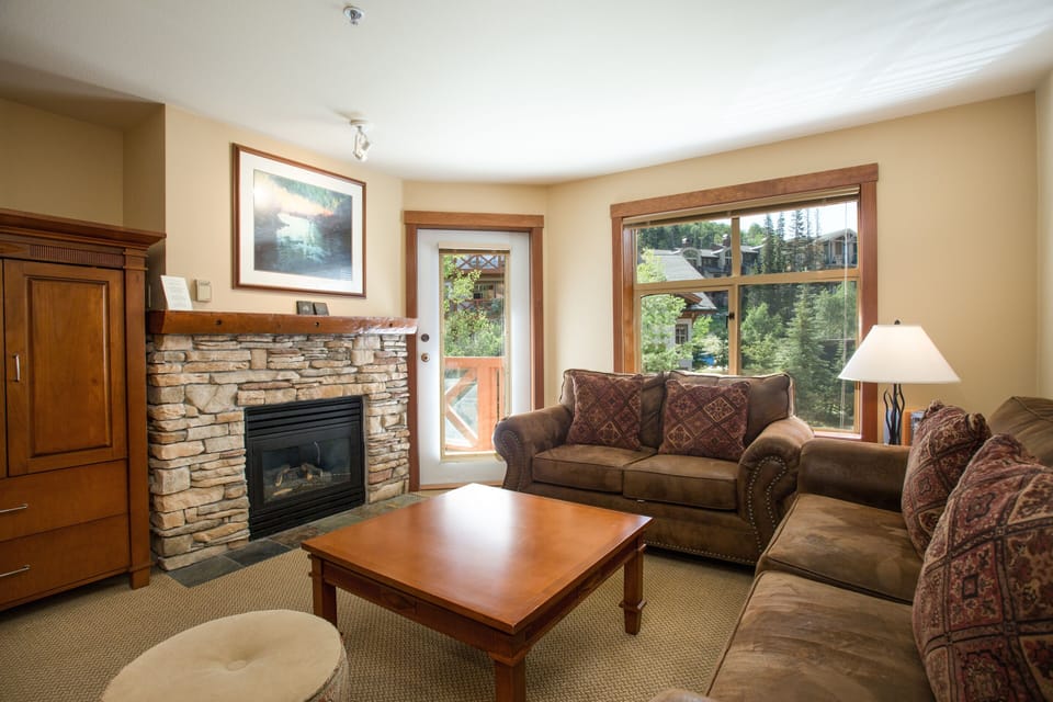 Living Room, Indoors, Room, Flooring, Furniture