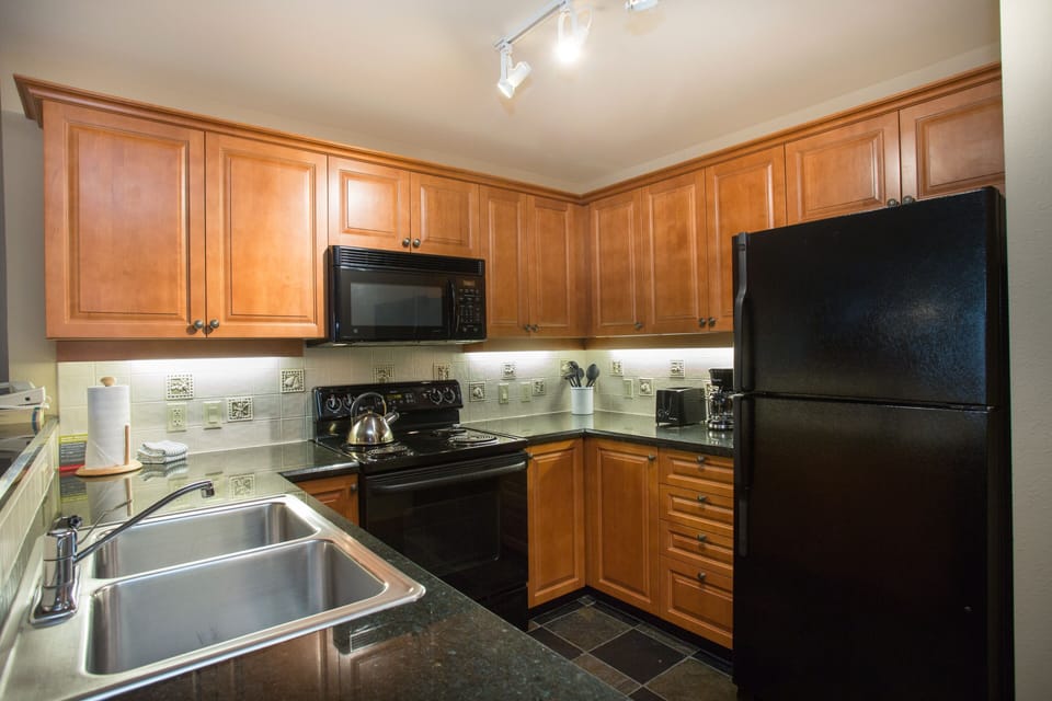 Room, Indoors, Kitchen, Oven, Microwave