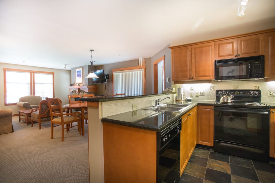 Room, Indoors, Chair, Furniture, Flooring