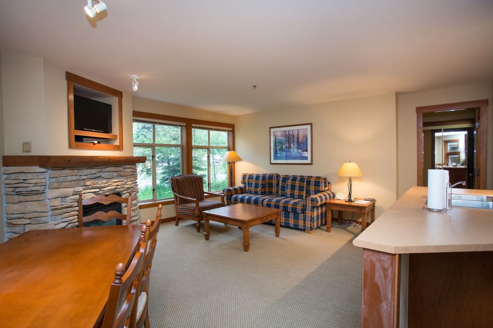 Flooring, Hardwood, Living Room, Room, Indoors