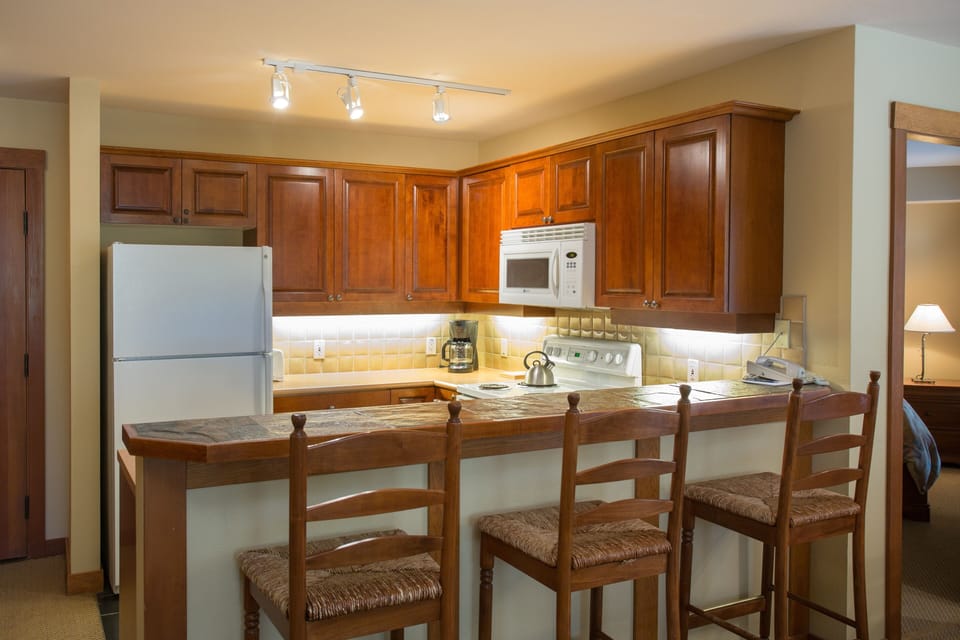Room, Indoors, Chair, Furniture, Kitchen Island