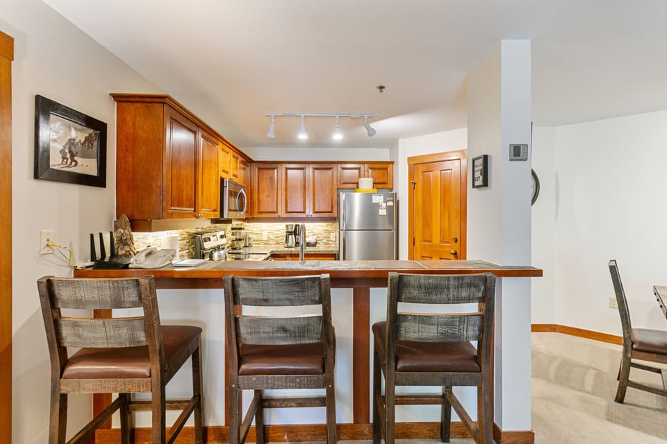 Indoors, Architecture, Building, Dining Room, Dining Table