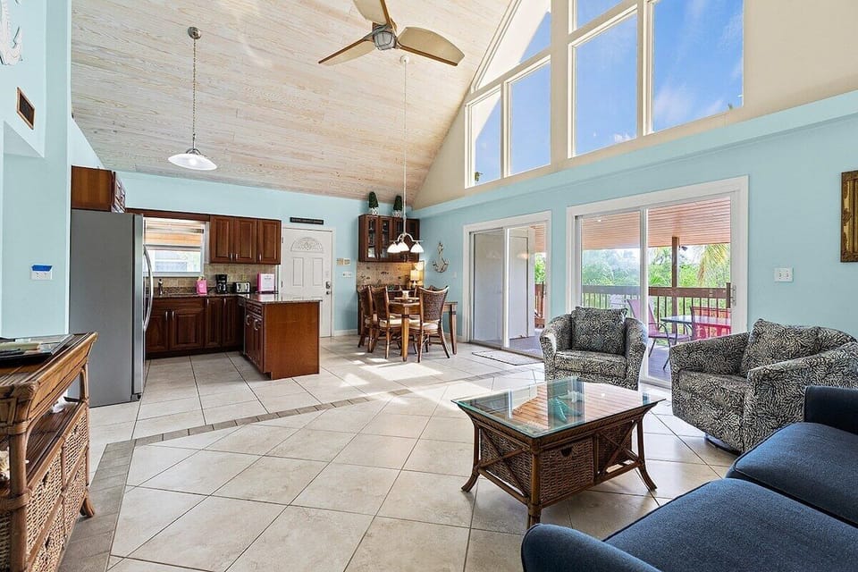 Bright and airy gathering area designed for comfort and connection.