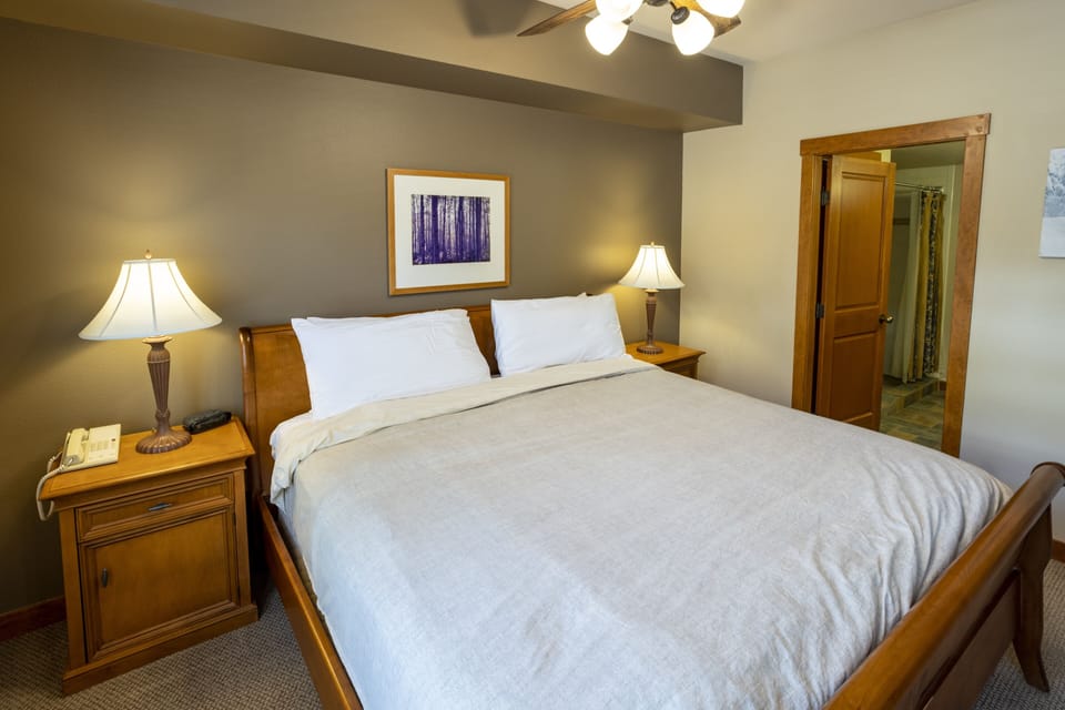 Bed, Furniture, Bedroom, Room, Indoors