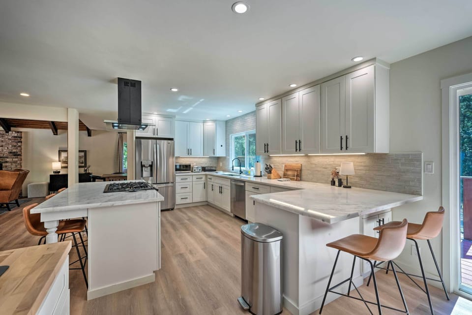 Kitchen | Drip Coffee Maker | Toaster | Spices