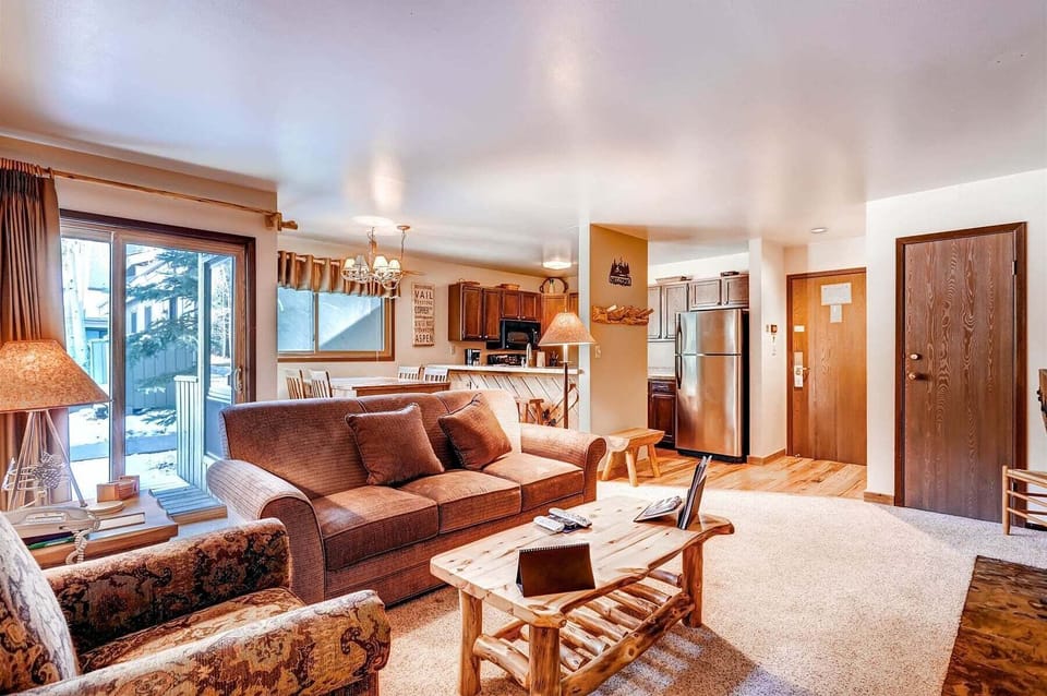 Open and spacious 1 bedroom in West Keystone