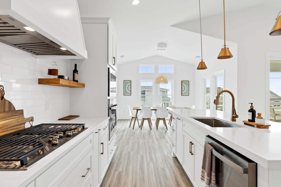Kitchen and Dining Area (1)