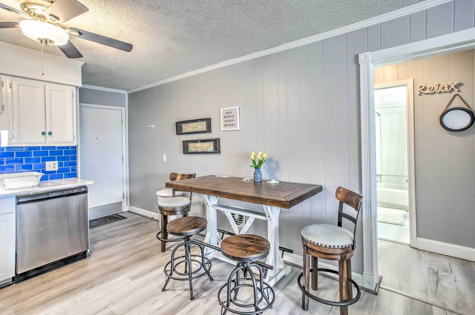Dining Area | Dishware/Flatware | Trash Bags/Paper Towels