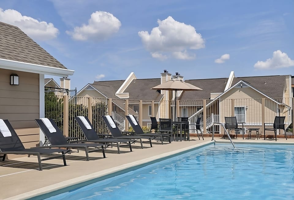 Soak up sunshine poolside and lounge in total comfort.