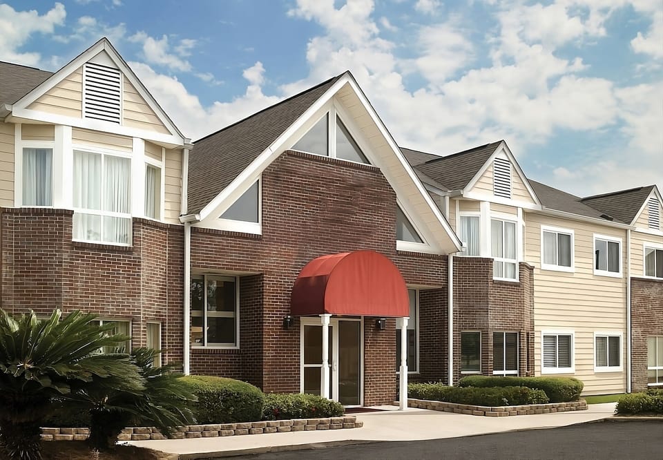 Arrive with confidence at a welcoming, well-kept entrance.