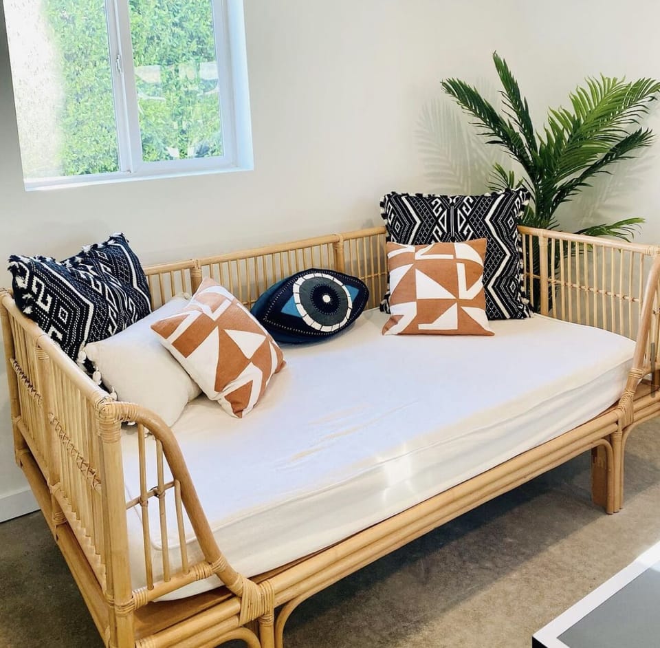Day Bed/Seating area