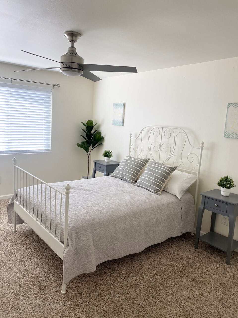 2nd Master Bedroom.  1 queen Bed sleeps 2. 