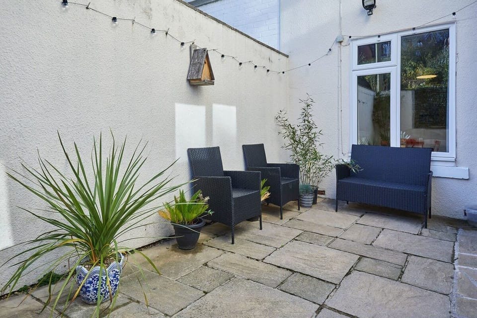 High Street, Skelton-in-Cleveland - Host & Stay