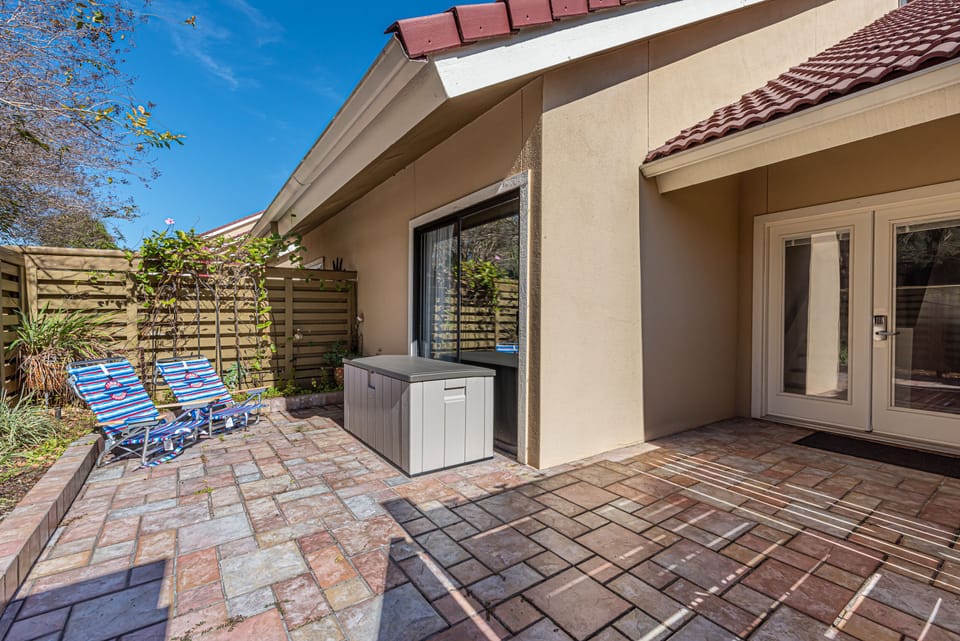 Private Front Courtyard Entrance
