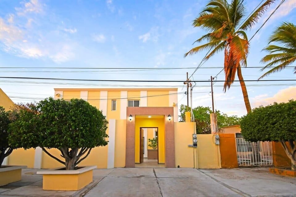 Welcome to your downtown La Paz home-away-from-home!