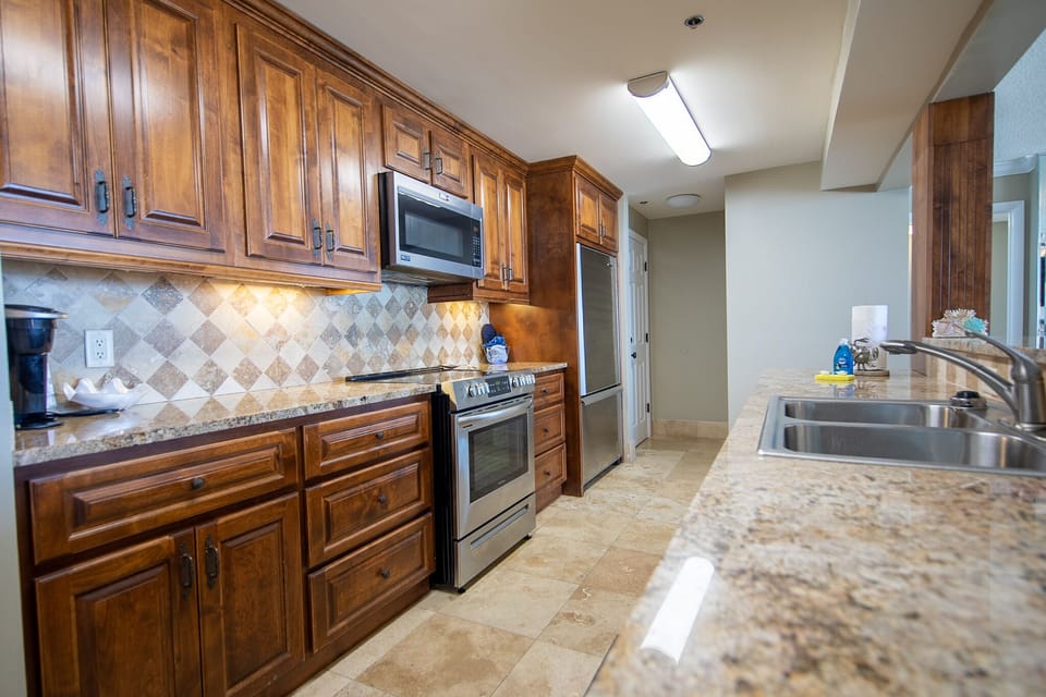 Fully stocked kitchen.