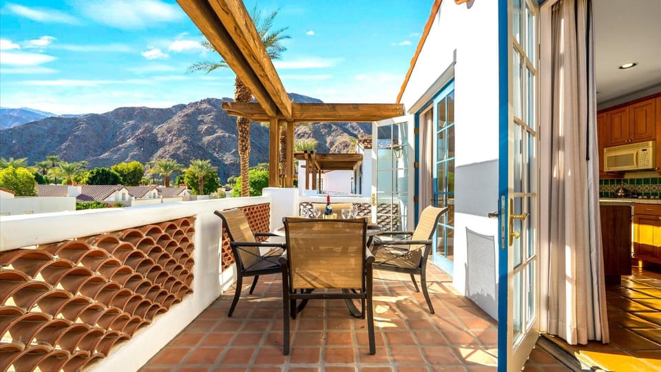 Private Balcony w/ Outdoor Table Seating Four