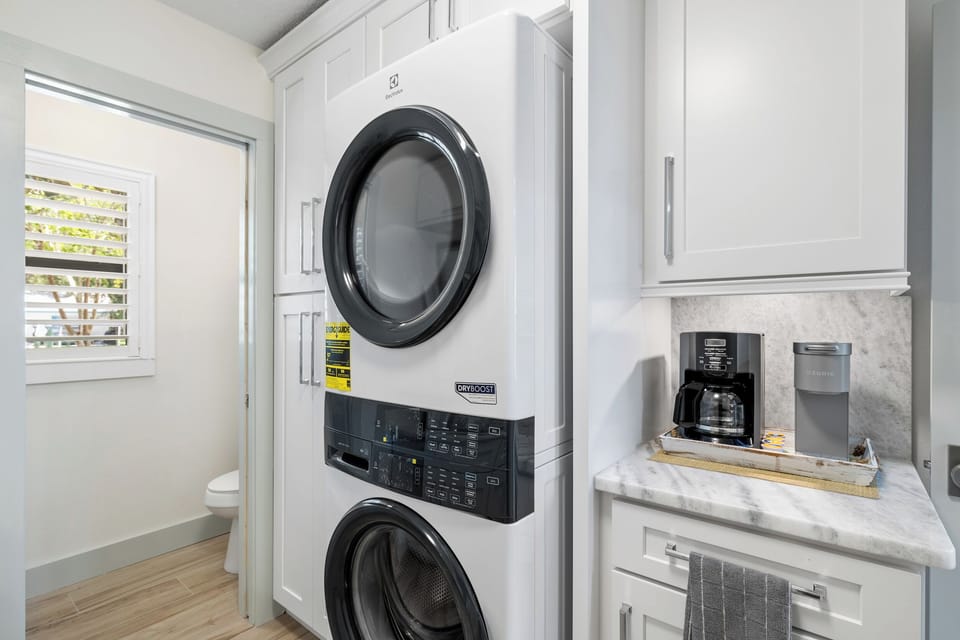 laundry/2nd bathroom
