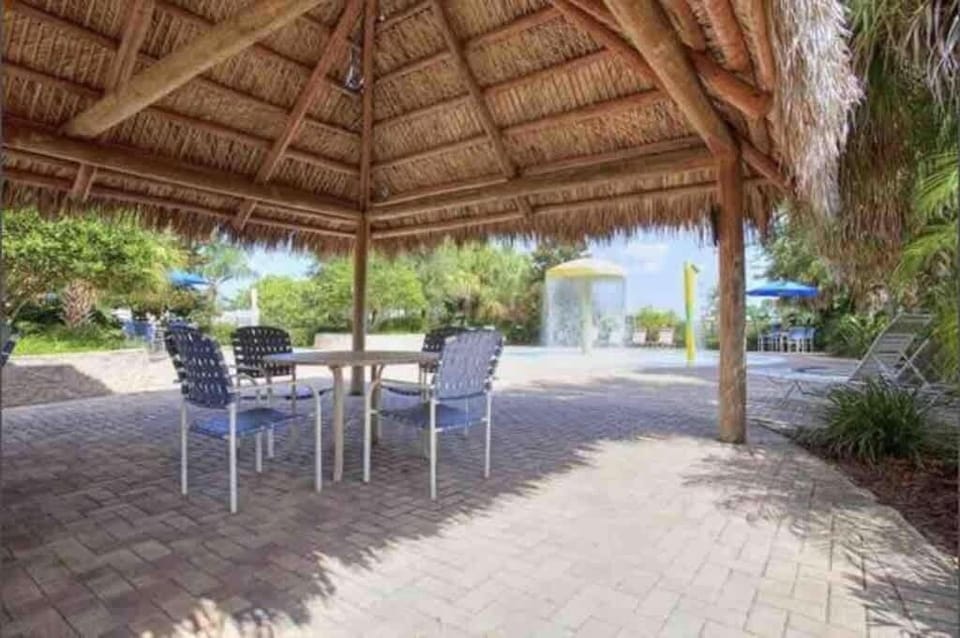 - Outdoor tiki seating with shade tables and resort atmosphere
- Community gathering space near pool for relaxing days
- Vacation amenities elevate Myrtle Beach stays  