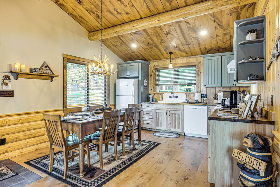 Dining Area | Dishware & Flatware Provided | Kitchen | Equipped w/ Cooking Basic