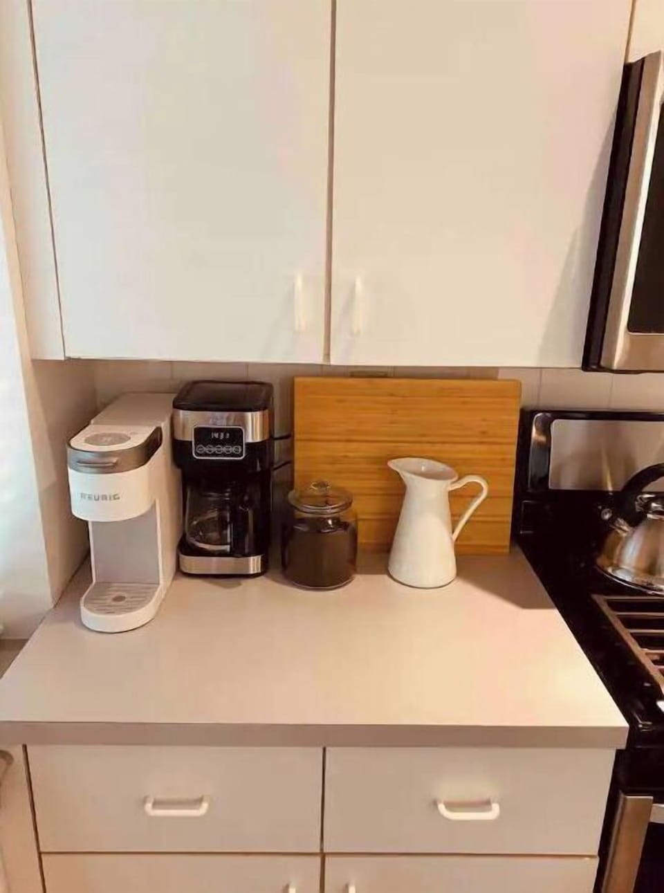 Kitchen amenities and cooking tools