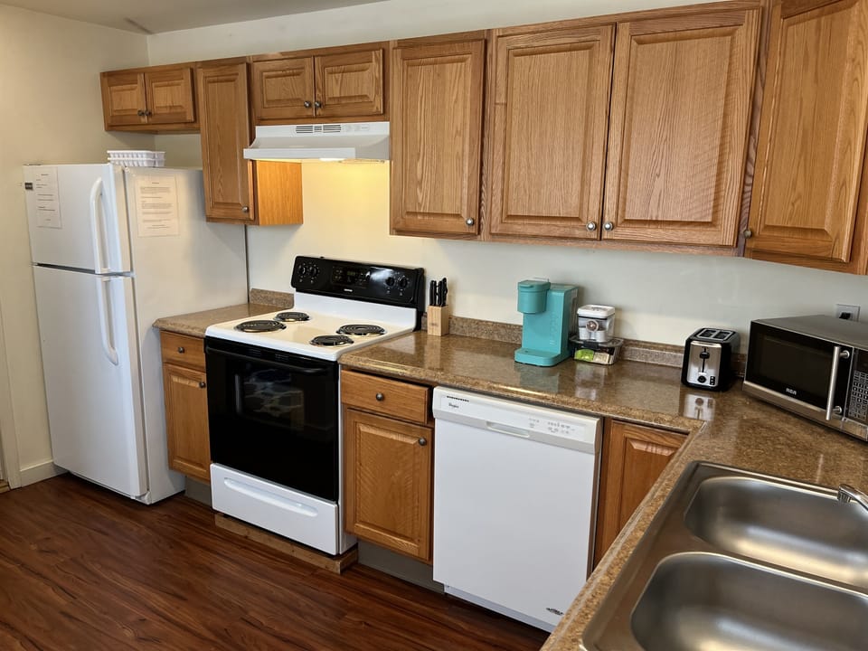 Kitchen with dishwasher