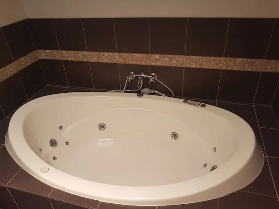 2 person Spa Bath in the main bathroom.  