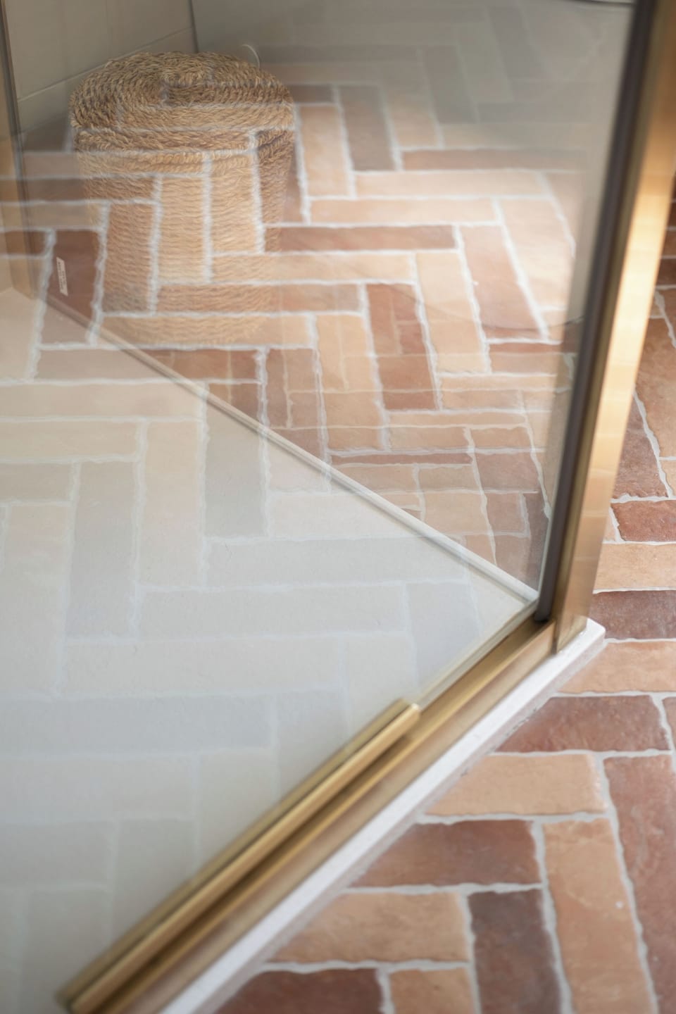 Upstairs Bathroom (2)